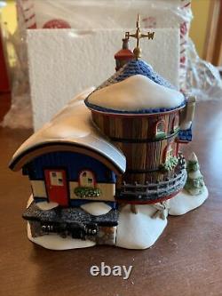 Dept 56 ART'S HOBBIES & CRAFTS North Pole Village 56897