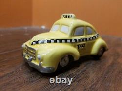 Dept 56 Checker City Cab Co. Taxi Yellow Car Christmas In The Village Lot Set