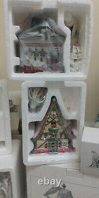 Dept. 56 Christmas Village Heritage Collection North Pole Series Lot 17 Pcs