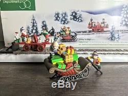 Dept 56 Loading The Sleigh 52732 Christmas Village Animated North Pole WORKING