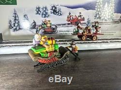 Dept 56 Loading The Sleigh 52732 Christmas Village Animated North Pole WORKING