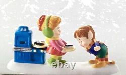 Dept 56 Lot of 2 HASBRO EASY-BAKE BAKERY + SHARING EASY BAKE CAKE North Pole D56