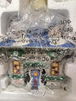 Dept 56 NORTH POLE PENGIUN VISITORS' CENTER #805547 (COMPLETE) PRISTINE