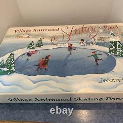 Dept 56 NORTH POLE Village Animated Skating Pond #52299 COMPLETE! WORKS! NICE