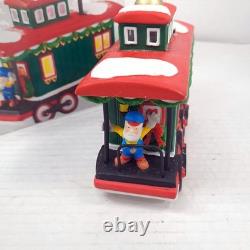 Dept 56 North Pole Christmas Village NORTHERN LIGHTS CABOOSE 4050968 READ