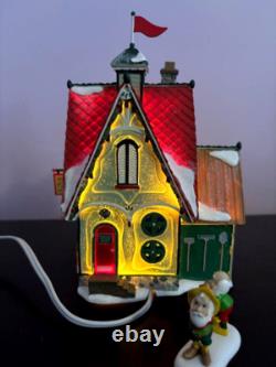 Dept 56 North Pole Millie's Mistletoe Box Set NIB, Sliver Series