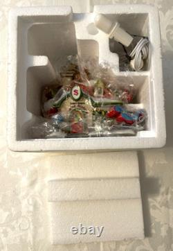 Dept 56 North Pole Santas Helpers Training Academy 4020204 + Santas In Training