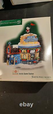 Dept 56 North Pole Serie Elf Land #56779 2004 Artic Game Station Rare Brand New