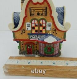 Dept 56 North Pole Series Augie's Christmas Carols #56954 withLt Cord, Box/Sleeve