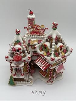 Dept 56 North Pole Series Christmas Sweet Shop 30th An. Limited Edition #56791