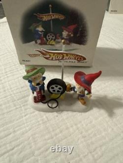 Dept 56 North Pole Series Hot Wheels Custom Car Shop 5656784 + Accessory WORKS