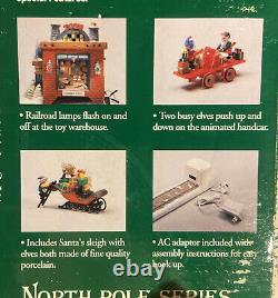 Dept 56 North Pole Series Loading The Sleigh #52732 Complete And Tested Working