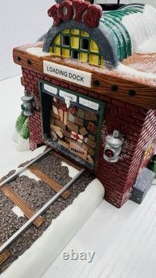 Dept 56 North Pole Series Loading The Sleigh Retired Excellent Condition