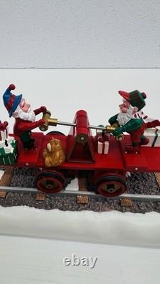 Dept 56 North Pole Series Loading The Sleigh Retired Excellent Condition