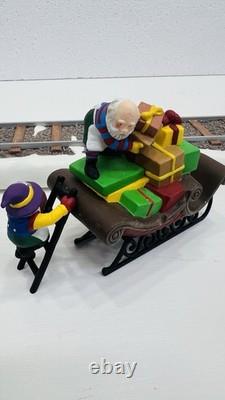 Dept 56 North Pole Series Loading The Sleigh Retired Excellent Condition