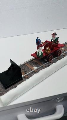 Dept 56 North Pole Series Loading The Sleigh Retired Excellent Condition