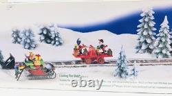 Dept 56 North Pole Series Loading The Sleigh Retired Excellent Condition