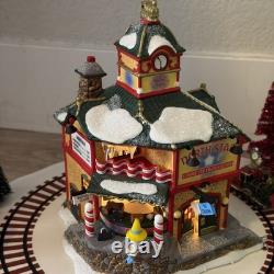 Dept 56 North Pole Series North Star Commuter Train Station #56782 Complete Set