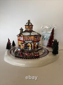 Dept 56 North Pole Series North Star Commuter Train Station #56782 Complete Set