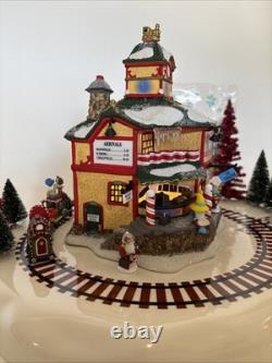 Dept 56 North Pole Series North Star Commuter Train Station #56782 Complete Set