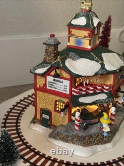 Dept 56 North Pole Series North Star Commuter Train Station #56782 Complete Set