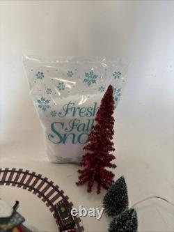 Dept 56 North Pole Series North Star Commuter Train Station #56782 Complete Set