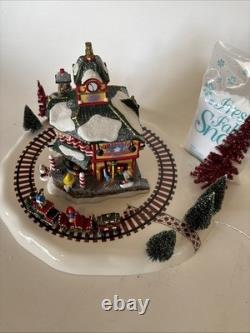 Dept 56 North Pole Series North Star Commuter Train Station #56782 Complete Set