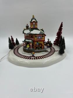 Dept 56 North Pole Series North Star Commuter Train Station Holiday Gift Set