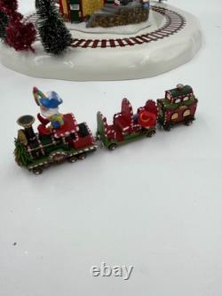 Dept 56 North Pole Series North Star Commuter Train Station Holiday Gift Set