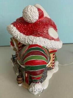 Dept 56 North Pole Series Santa's Hat Inn #56795 2005