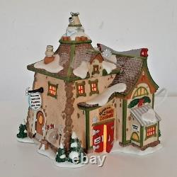 Dept 56 North Pole Series Zenbolt's Handyman Shop 2010, #808926, withbox & light