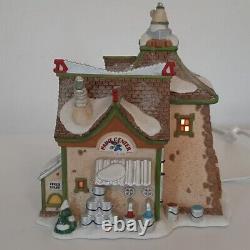 Dept 56 North Pole Series Zenbolt's Handyman Shop 2010, #808926, withbox & light