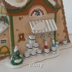 Dept 56 North Pole Series Zenbolt's Handyman Shop 2010, #808926, withbox & light