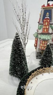 Dept 56 North Pole SeriesGlacier Park Pavilion Holiday Gift Set Please Read