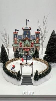 Dept 56 North Pole SeriesGlacier Park Pavilion Holiday Gift Set Please Read