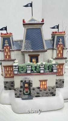Dept 56 North Pole SeriesGlacier Park Pavilion Holiday Gift Set Please Read