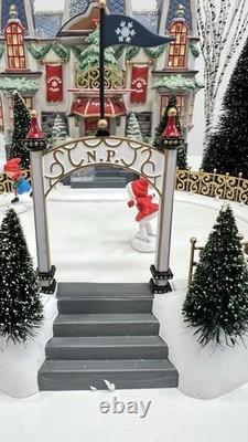 Dept 56 North Pole SeriesGlacier Park Pavilion Holiday Gift Set Please Read