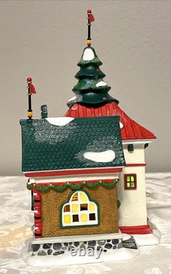 Dept 56 North Pole The Jolly Fellow Toy Co 4035571 + Accessory Set 4035572