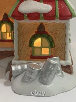 Dept 56 North Pole Village Cocoa Chocolate Works 805545 Lighted Box