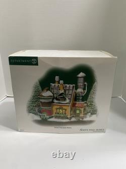 Dept 56 North Pole Village Cocoa Chocolate Works 805545 Lighted Box
