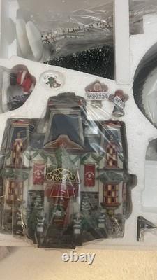 Dept 56 North Pole Village Glacier Park Pavilion #56745 Mint In Box
