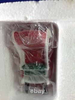 Dept 56 North Pole Village SANTA'S SLEIGH MAKER Set of 2 56.56950 New! See Descr