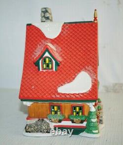 Dept 56 North Pole Village The Magic Of Christmas (Elf Bunkhouse) Lighted