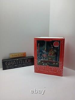 Dept 56 North Pole WELCOMING CHRISTMAS, Holiday Gift Set of 2, 6002292