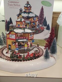 Dept 56 North Star Commuter Train Station #56.56782 (COMPLETE) EUC North Pole