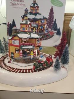 Dept 56 North Star Commuter Train Station #56.56782 (COMPLETE) EUC North Pole