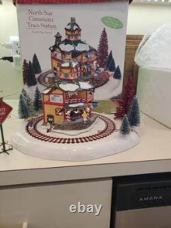 Dept 56 North Star Commuter Train Station #56.56782 (COMPLETE) EUC North Pole