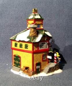 Dept 56 North Star Commuter Train Station North Pole Series 56782 EUC