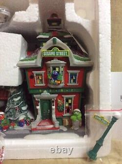 Dept 56-SESAME STREET AT THE NORTH POLE-#56-56799. Preowned-Mint Condition