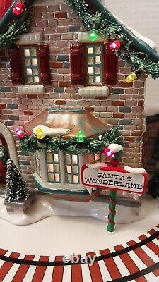 Dept 56 Santa's Wonderland House 55359- Snow Village